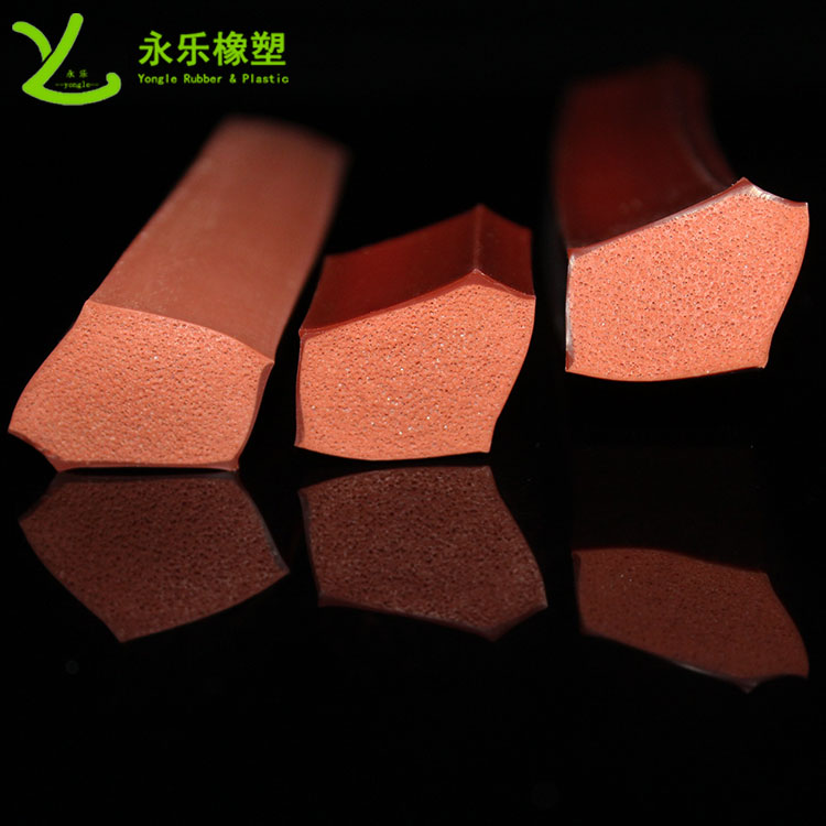 擠出復(fù)合發(fā)泡硅膠條，耐高溫復(fù)合發(fā)泡硅膠條，耐老化復(fù)合發(fā)泡硅膠條