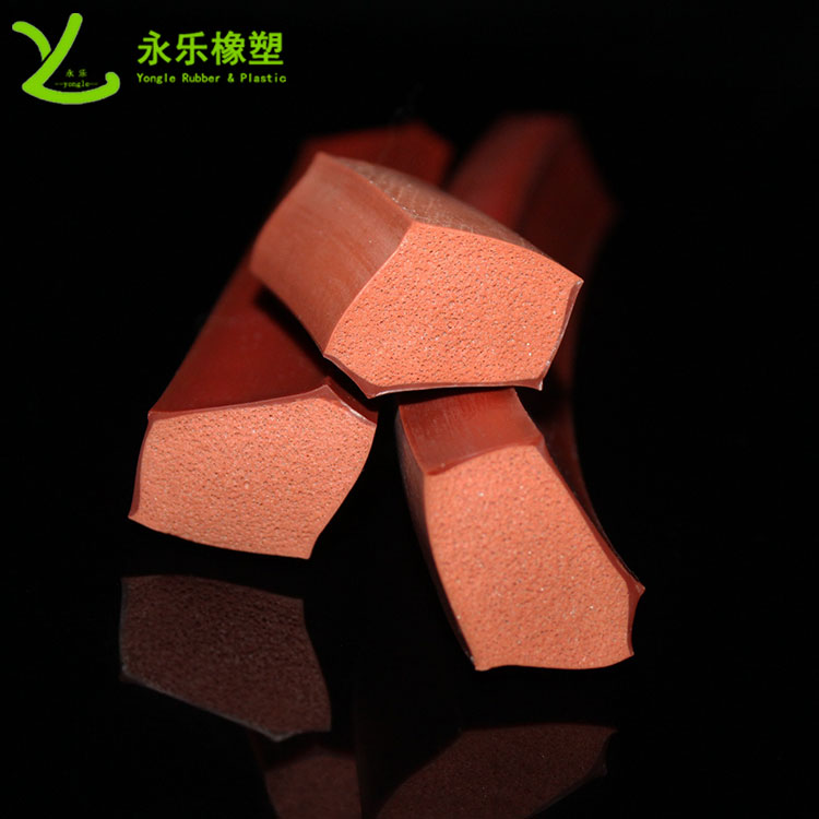 擠出復(fù)合發(fā)泡硅膠條，耐高溫復(fù)合發(fā)泡硅膠條，耐老化復(fù)合發(fā)泡硅膠條